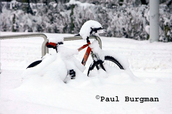 From Paul Burgman/PressPhotos-UK.com   075 88 66 9580 Snow scenes in Guildford Surrey
